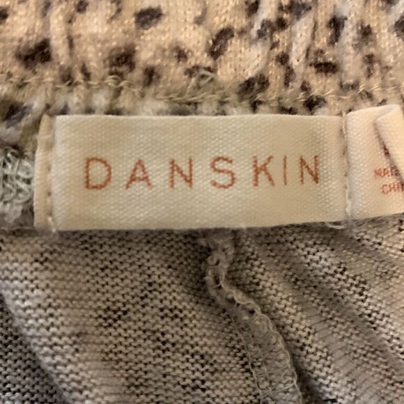 DANSKIN, lounge pants, medium, front pockets, great condition - Picture 5 of 11